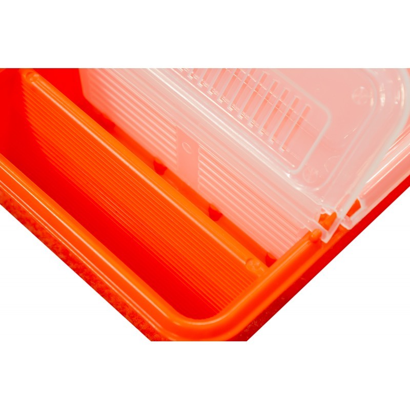 PODKARMIACZKA PLASTIKOWA SKRZYNKOWA 0,8L